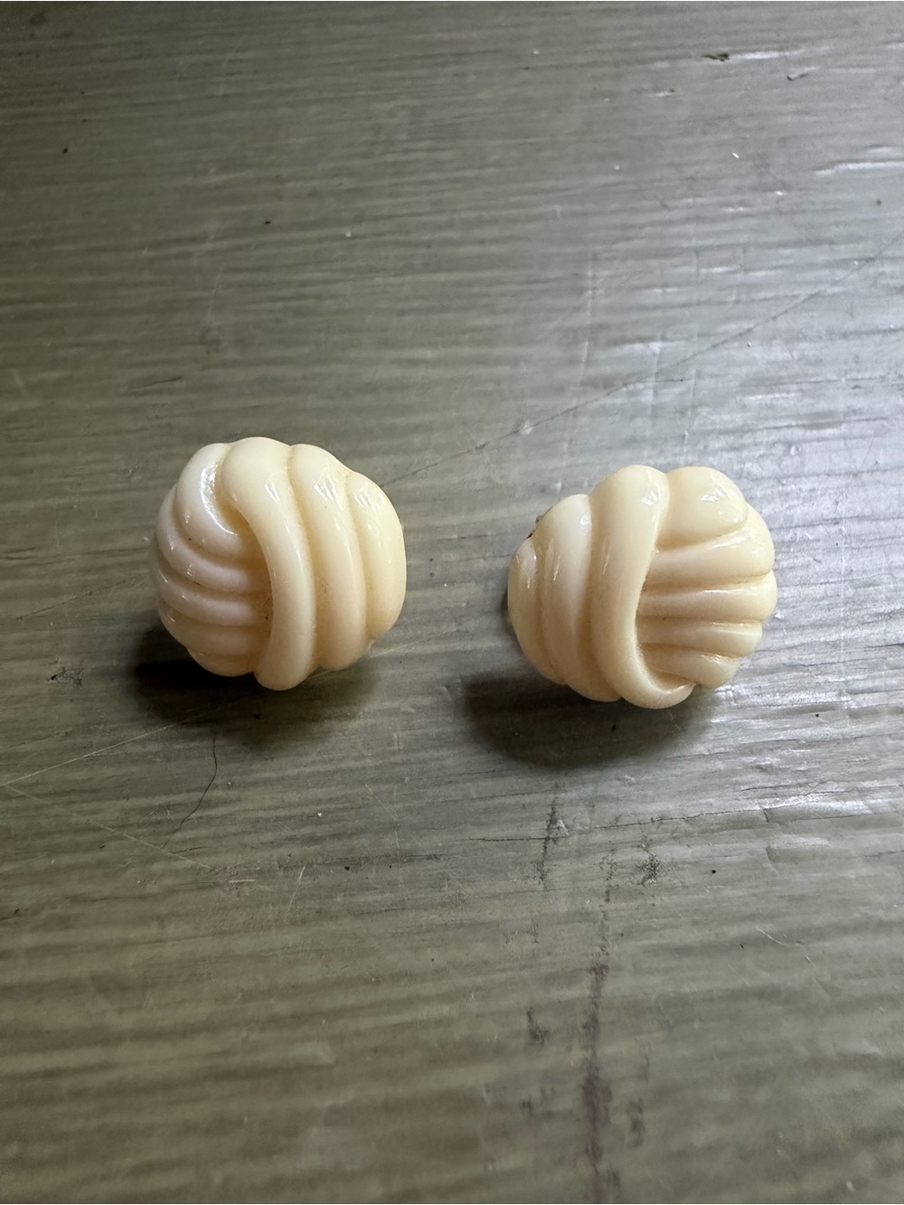 Vintage Cream Knot Stud clip-on Earrings -